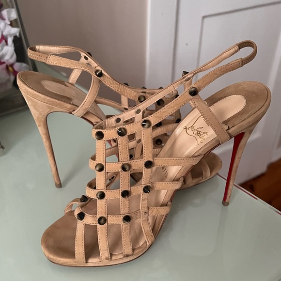 Super cute Christian Louboutin, high heels. - Picture 4 of 12